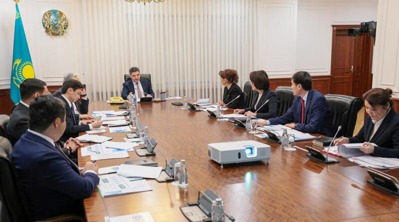 ЦИФРОВИЗАЦИЯ ЗДРАВООХРАНЕНИЯ И УСТОЙЧИВОСТЬ СИСТЕМЫ ОСМС БЫЛИ РАССМОТРЕНЫ В ПРАВИТЕЛЬСТВЕ