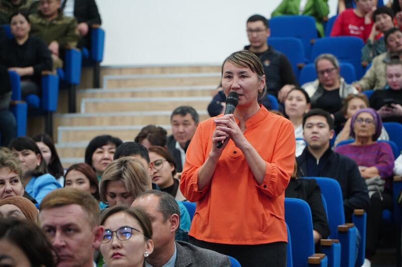 Марат Ахметжанов провел встречу с жителями Шортандинского района