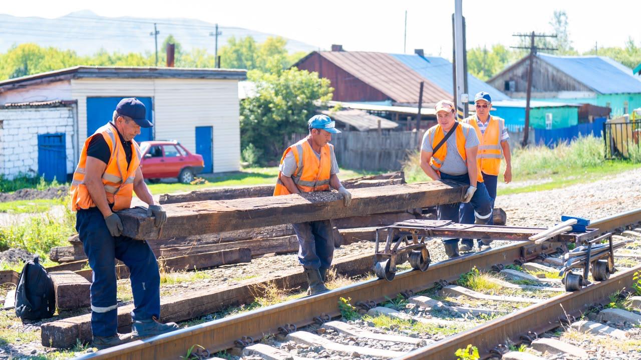 В районе Алтай проведена реконструкция на двух железнодорожных вокзалах (фоторепортаж)