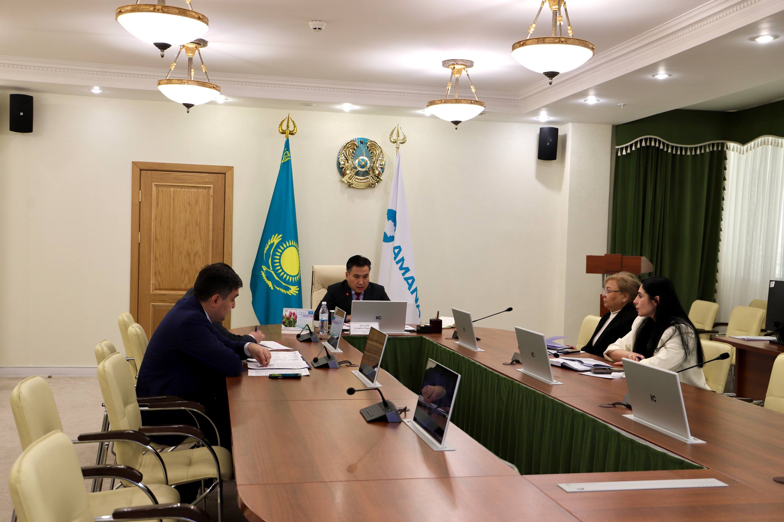 А. Ертаев провел прием граждан в общественной приемной партии «Аманат»