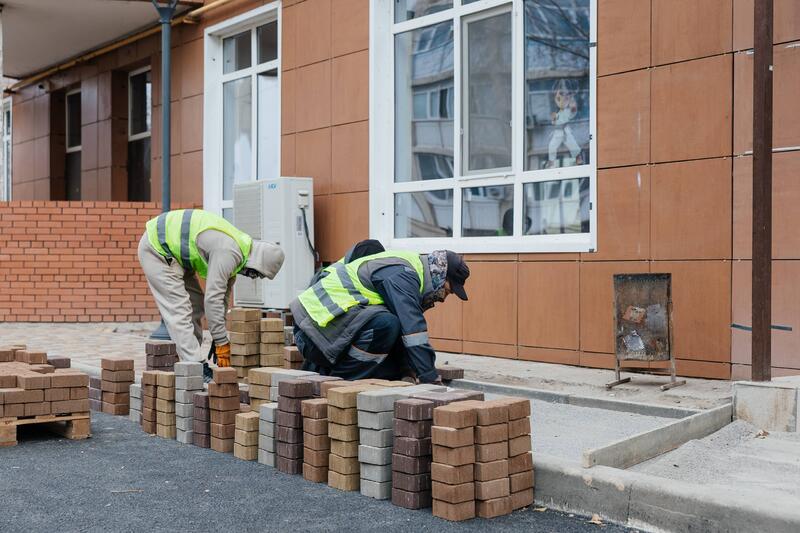 Бюджет народного участия: в Атырау строятся игровые и спортивные площадки