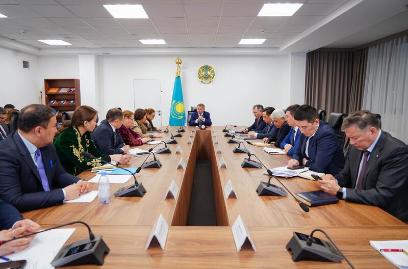 Министр провел расширенное совещание с научным сообществом: приняты кадровые решения и обозначены жесткие меры по реформированию науки