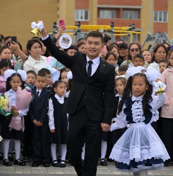 В Павлодаре сегодня произошло по-настоящему знаковое событие — в микрорайоне «Достык» открылась первая в регионе школа будущего, построенная в рамках национального проекта «Келешек мектептері»