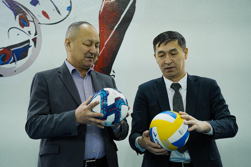 Игроки «Шахтёра» встретились со школьниками