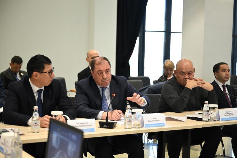 Новые подходы к развитию сельского хозяйства обсудили депутаты на выездном заседании