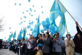 В ТУРКЕСТАНЕ ПРОШЛА ЦЕРЕМОНИЯ ПОДНЯТИЯ ГОСУДАРСТВЕННОГО ФЛАГА В ЧЕСТЬ ДНЯ РЕСПУБЛИКИ
