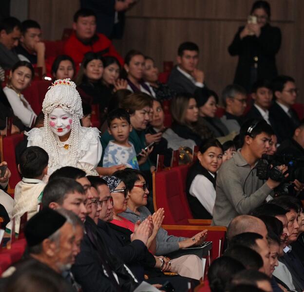 В ТУРКЕСТАНЕ СОСТОЯЛАСЬ ПРЕМЬЕРА МЮЗИКЛА «СВЕТ» НОВОГО ИНКЛЮЗИВНОГО ТЕАТРА «ДАРА ҰРПАҚ»