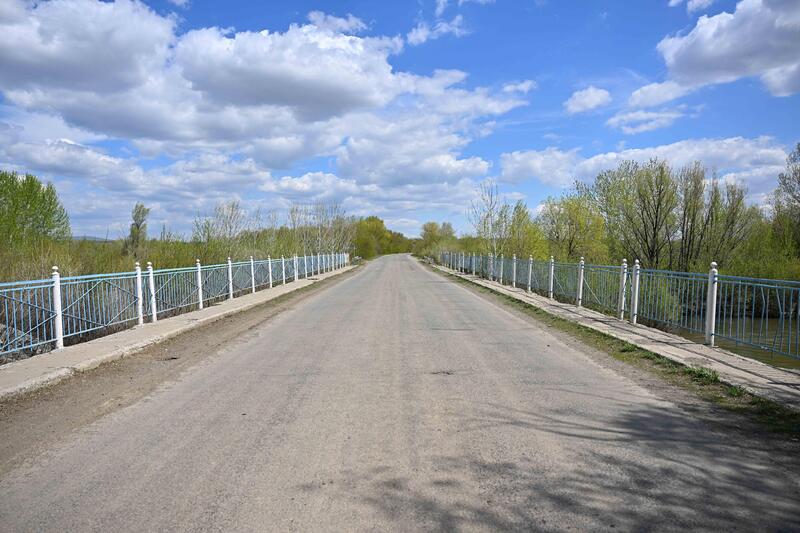 Аким области ознакомился с состоянием моста через реку Талменка в Кокпектинском районе