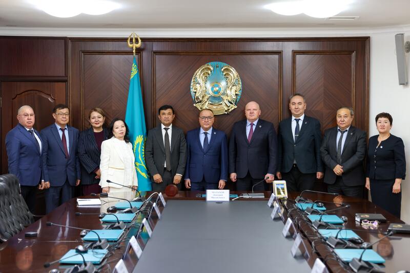 В Высшем Судебном Совете представили новых членов Совета, назначенных Указом Президента от 3 октября 2025 года