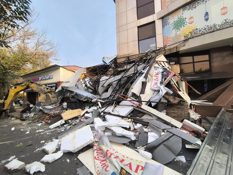 В Алматы по решению суда под снос попало очередное кафе