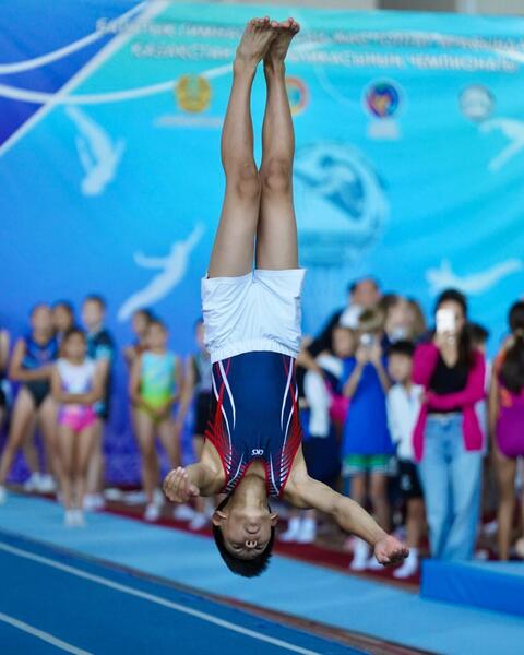 В Астане проходит чемпионат Казахстана по батутной гимнастике