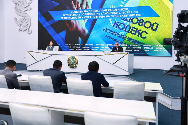 Е. Абулхатин проинформировал о принимаемых мерах по охране труда в Казахстане