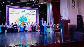 Более 200 юных домбристов выступили на областном фестивале-конкурсе в Сарани