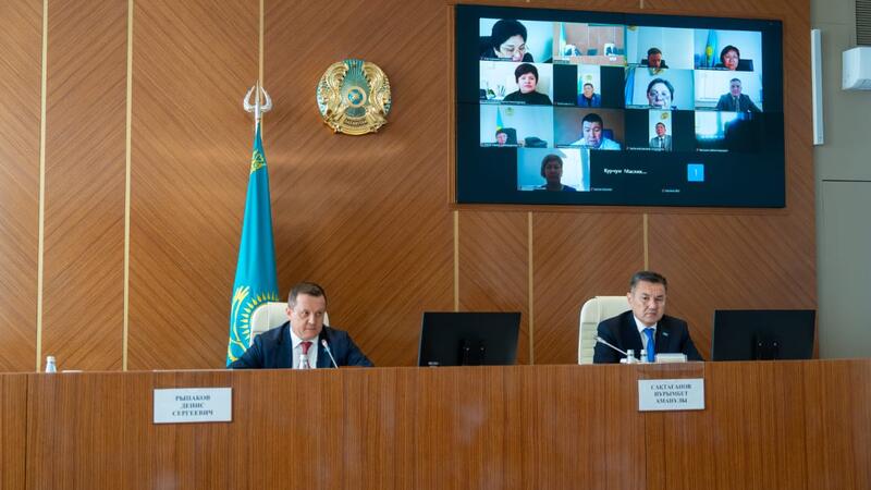 В ВКО 10 человек удостоены звания «Почётный гражданин области»