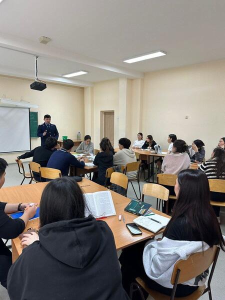 «Закон и порядок»: лекцию по предупреждению правонарушений среди подростков провели в столичной школе