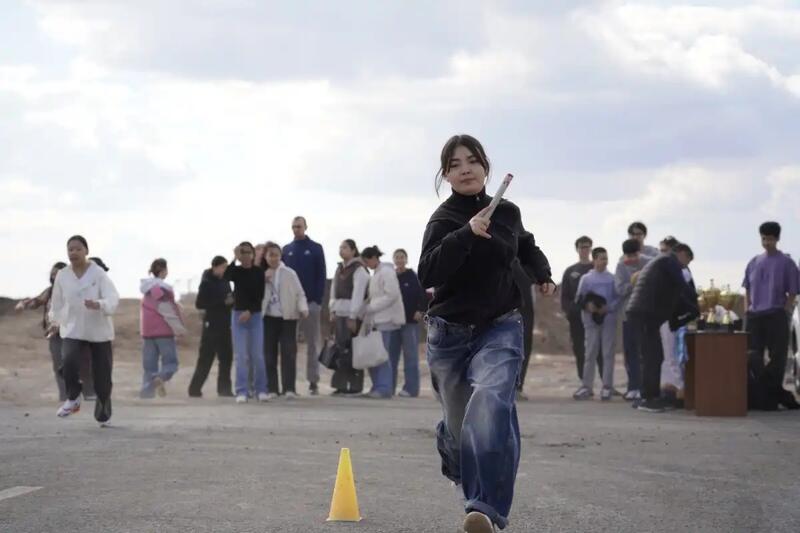 «Таза Қазақстан»: столичные школьники в рамках акции разделились на три команды и определили сильнейшего