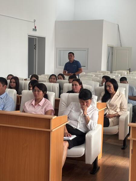 В Самарском районе проведена встреча с государственными служащими по вопросам этики и дисциплины