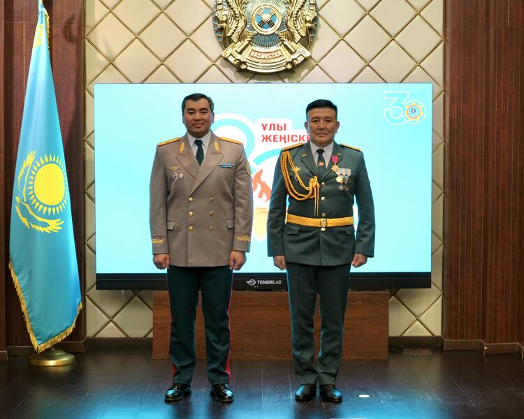 Государственные награды вручены спасателям МЧС РК в честь Дня защитника Отечества и 80-летия Победы