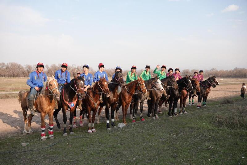 Наурыз в новом формате: праздник впервые прошел на ипподроме Алматы
