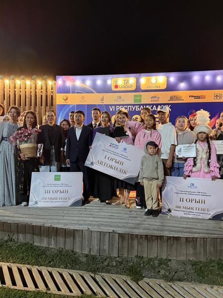 «100 стихов за 100 дней»: директор столичной школы выиграла автомобиль