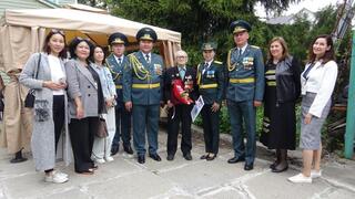 В Алматы военные музыканты исполнили для ветеранов мелодии военных лет