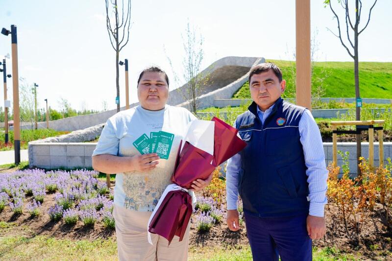 Каждому новорожденному - по дереву: необычную экоакцию провели в Астане