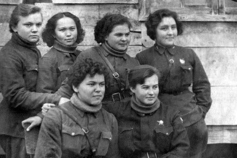 Более 300 боевых вылетов: 15 мая — день рождения первой казахской женщины-летчицы Хиуаз Доспановой