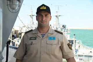 Моряк-полиглот: офицер ВМС Казахстана владеет пятью языками