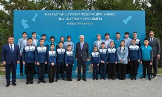 Глава государства посетил Дом шахмат