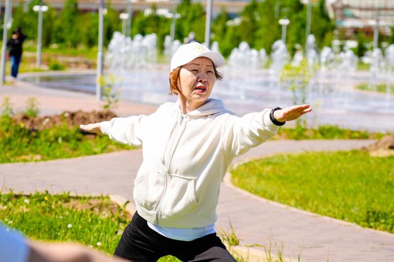 В Астане для пенсионеров организовали особую утреннюю тренировку