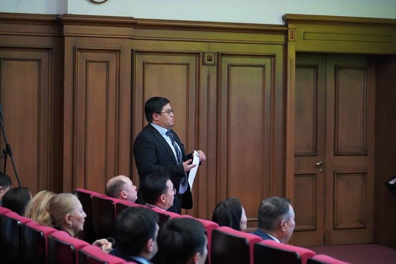 В национальном правозащитном центре обсудили вопросы соблюдения социальных гарантий госслужащих