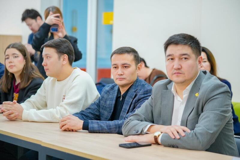 Столичная молодежь обсудила проект новой Конституции