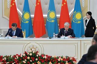 По итогам переговоров на высшем уровне Президент Казахстана Касым-Жомарт Токаев и Председатель Китайской Народной Республики Си Цзиньпин подписали Совместное заявление