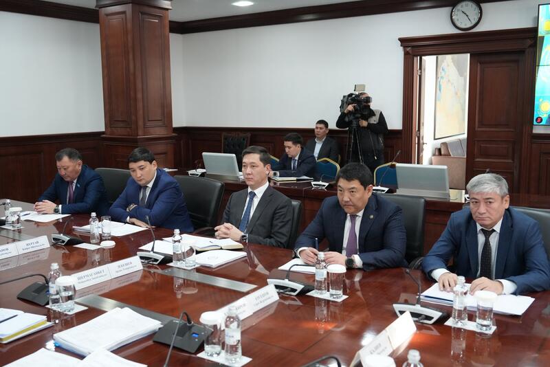 Рассмотрены вопросы поддержки микро- и малого бизнеса