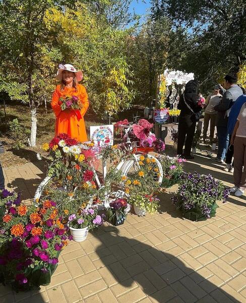 В Актобе прошел фестиваль цветов «Гүлдер әлемі»