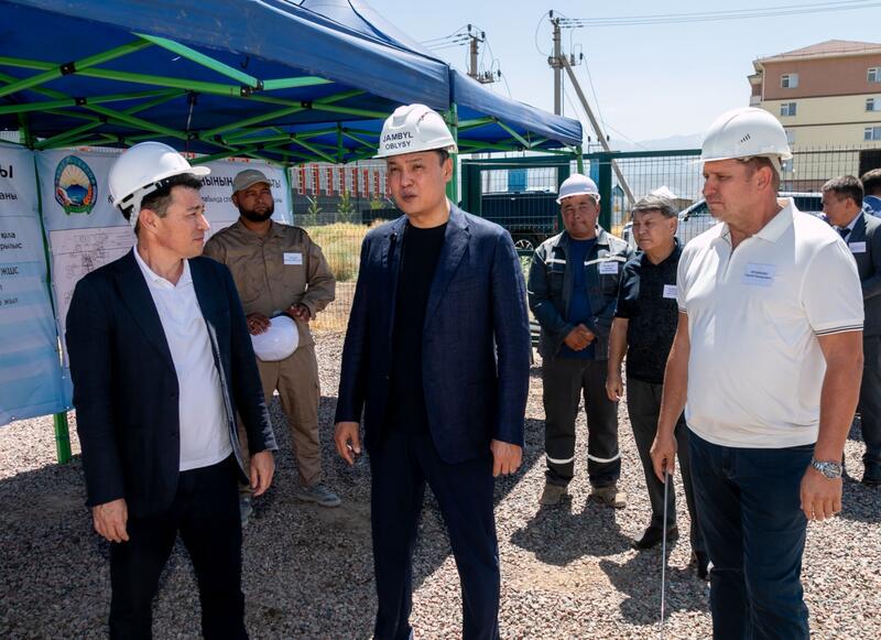 Ербол Қарашөкеев Тұрар Рысқұлов ауданындағы әлеуметтік және инфрақұрылымдық жобалардың жүзеге асу барысын тексерді