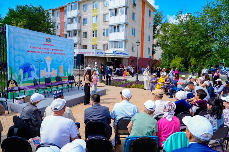 В районе «Байконыр» на месте пустыря появился современный сквер