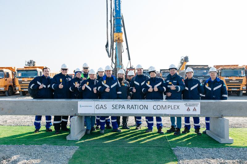 В Атырауской области забили первые сваи Газосепарационного комплекса