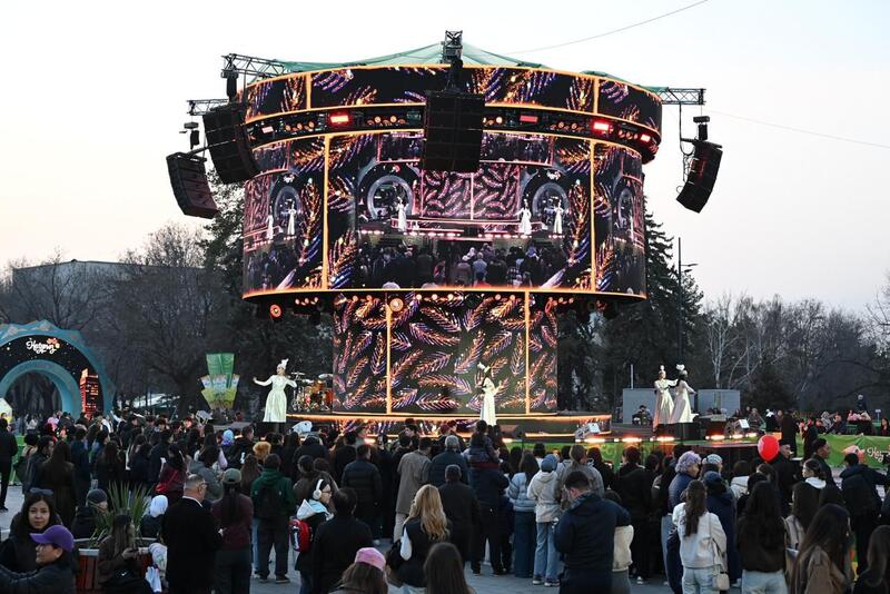 Праздник весны в сердце Алматы: концерт и ремесленная ярмарка на площади Абая