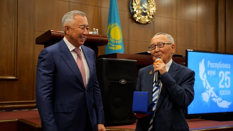 В МНЭ прошла торжественная церемония ко Дню Республики