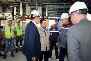 Аким Мангистауской области ознакомился с работой новой установки на опреснительном заводе «Каспий»