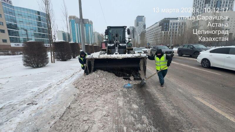 Более 1 800 единиц спецтехники задействовано в снегоуборочных работах в Астане