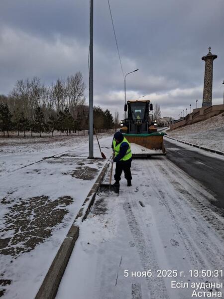 За два дня из Астаны вывезено более 3 000 кубометров снега