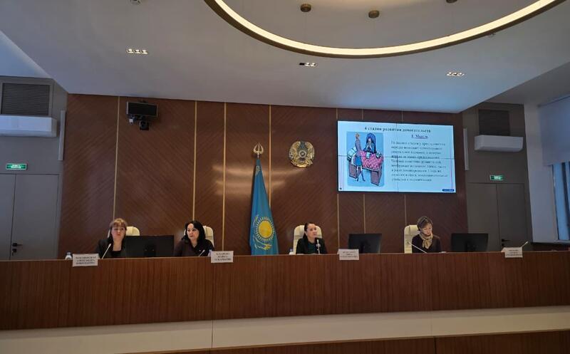 В ВКО состоялся семинар-тренинг для государственных служащих