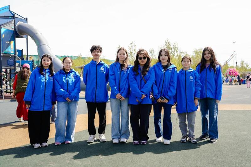 15 кило счастья: В Астане прошла необычная акция ко Дню единства