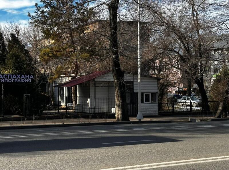 В Алматы снесли очередной незаконный объект