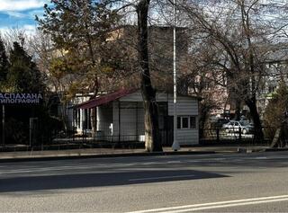 В Алматы снесли очередной незаконный объект