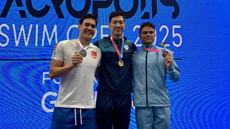 Астанинский пловец Адильбек Мусин завоевал золотую медаль на международном турнире в Афинах