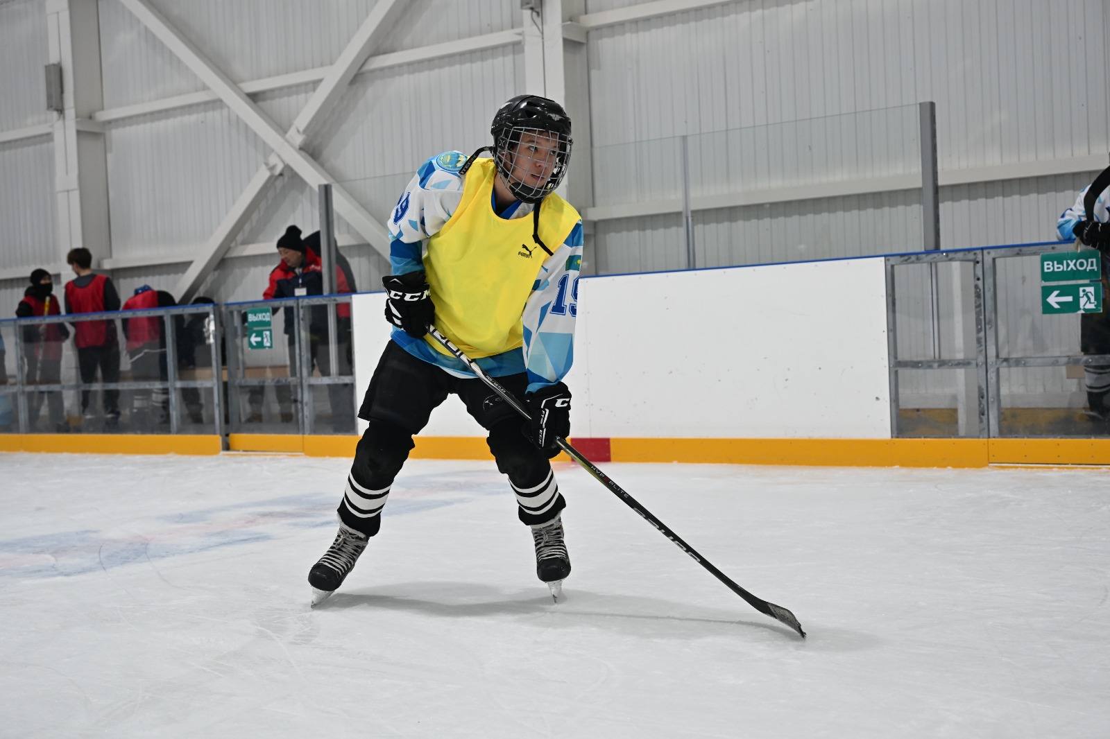 В Талдыкоргане прошёл открытый чемпионат по хоккею с шайбой среди подростков