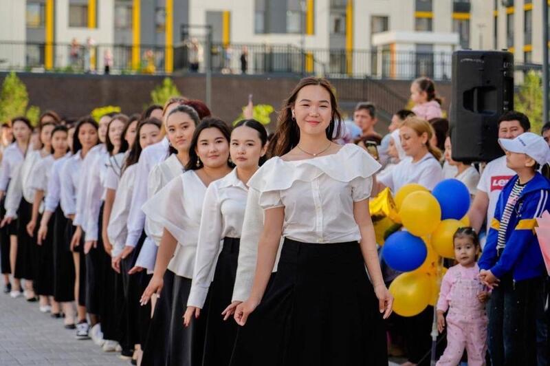 Более 14 тыс. выпускников окончили школу в Астане